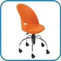 Cadeira Gogo Basic giratria cromada celta. Seu design se integra aos mais diversos ambientes como reas de comunicao, restaurantes, salas de treinamento, reas de lazer, copas, lanchonetes e cafs, entre outros. Por ser injetada em polipropileno,  de fcil limpeza e manuteno e extremamente resistente. Disponvel tambm com estrutura fixa preta, prata ou cromada.